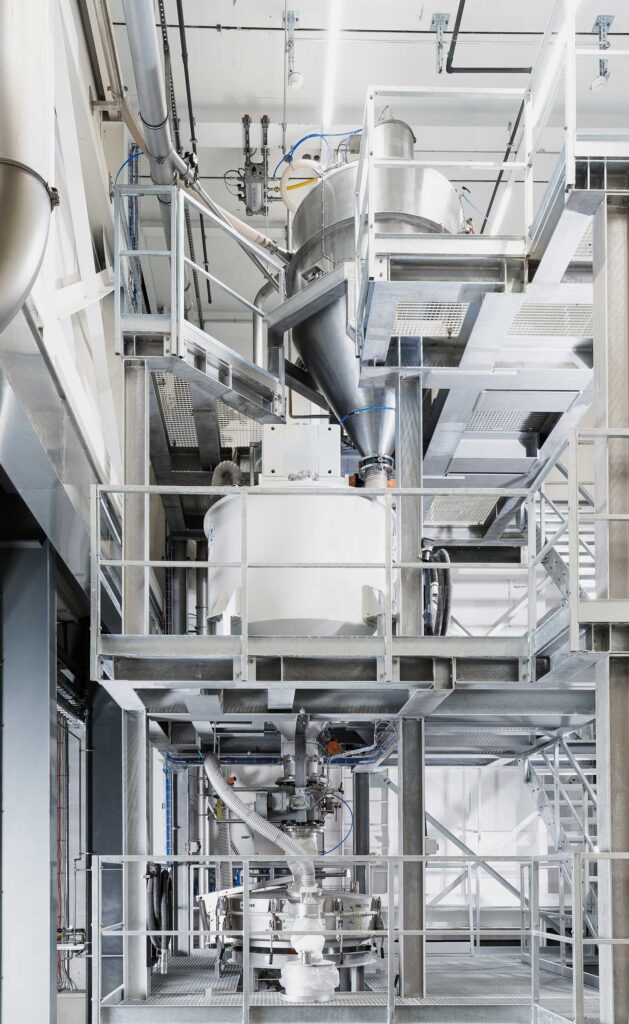 Fotografie einer automatischen Silo Abfüllanlage von 3D Systems
